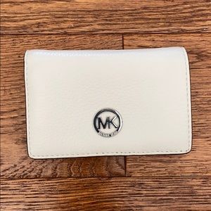 White Michael Kors Wallet